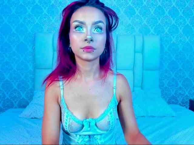 Eryz-dark-veyls webcam