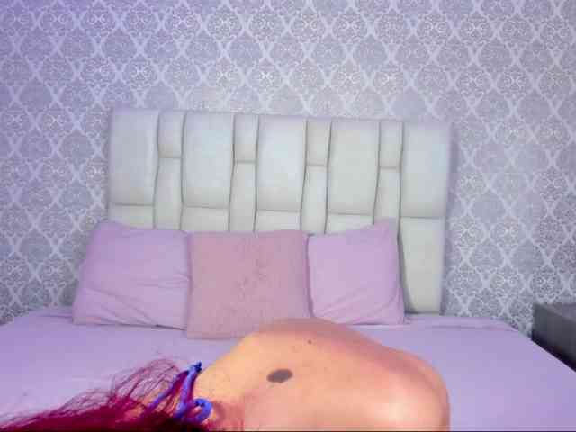 Eryz-dark-veyls webcam
