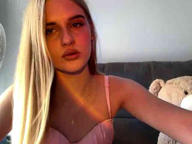 Judiebarkenhagen's cam show statistics and live stream