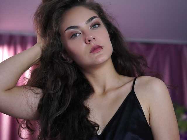 ZairaMonet live cam