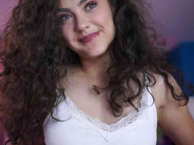 ZairaMonet webcam