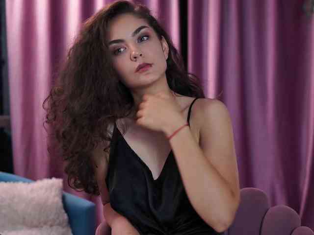 ZairaMonet webcam