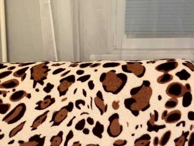 LurlineToliongco live cam preview