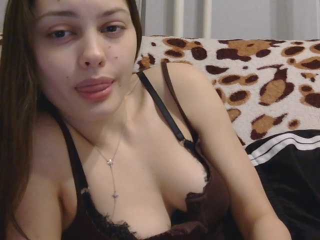LurlineToliongco live cam on BongaCams