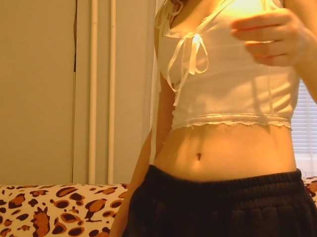 LurlineToliongco live cam on BongaCams