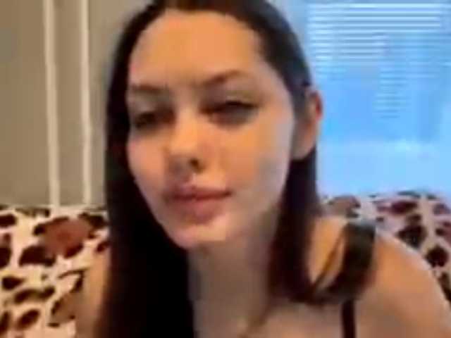 LurlineToliongco live cam on BongaCams
