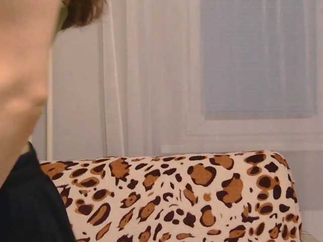 LurlineToliongco live cam preview