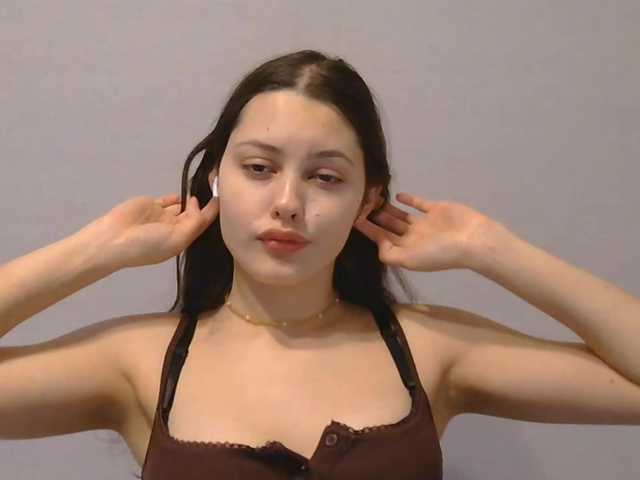 LurlineToliongco live cam preview