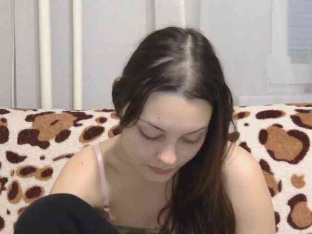 LurlineToliongco — live female cam on BongaCams