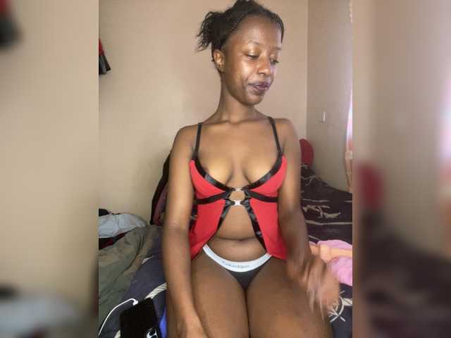 Gigi212 live cam on BongaCams