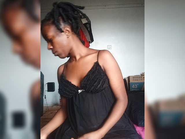 Gigi212 live cam on BongaCams