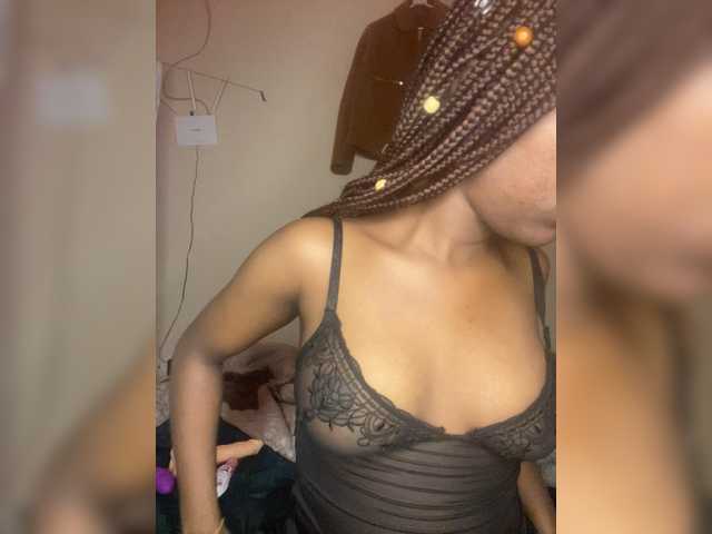 Gigi212 live cam on BongaCams