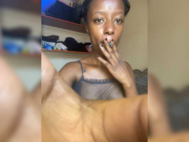 Gigi212 live cam on BongaCams