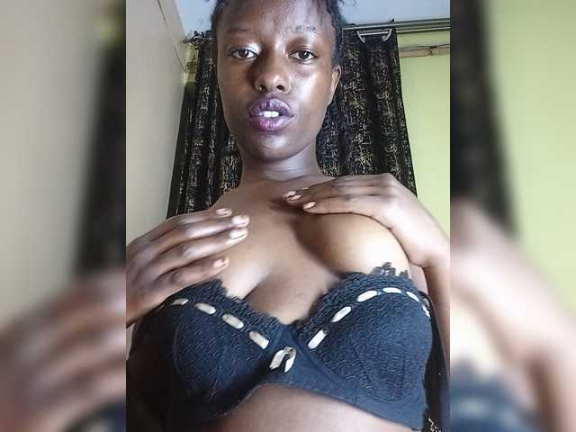 Gigi212 live cam on BongaCams