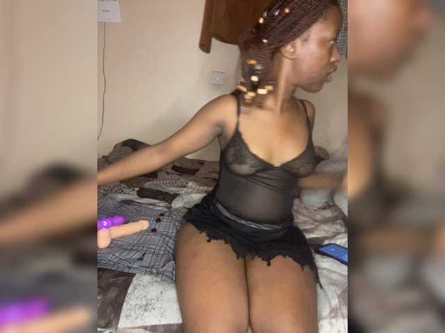 Gigi212 live cam on BongaCams