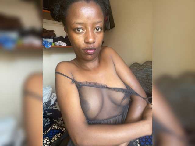 Gigi212 live cam on BongaCams