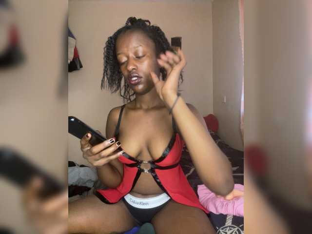 Gigi212 live cam on BongaCams