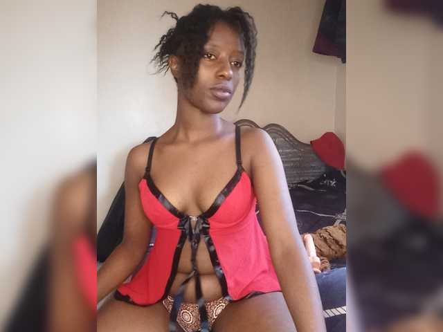 Gigi212 live cam on BongaCams