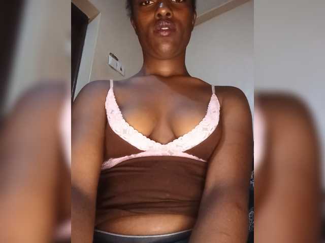 Gigi212 live cam preview