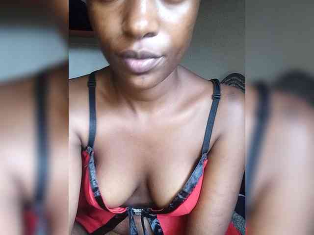 Gigi212 webcam