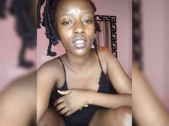 Gigi212 webcam