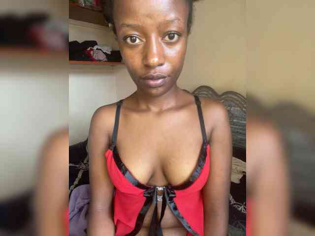 Gigi212 webcam