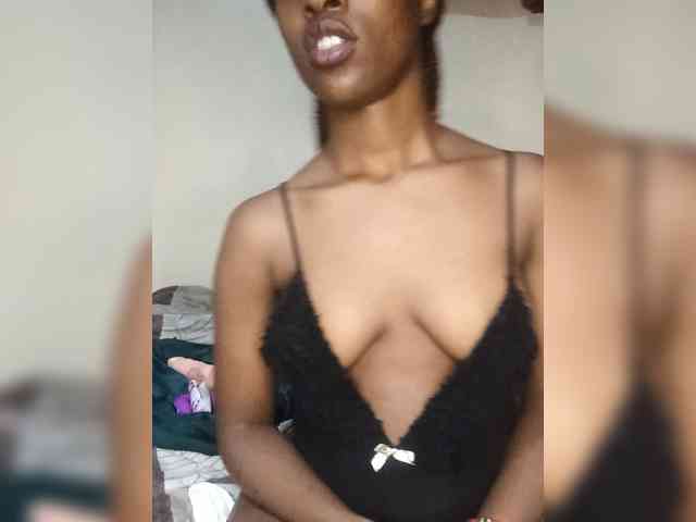 Gigi212 webcam