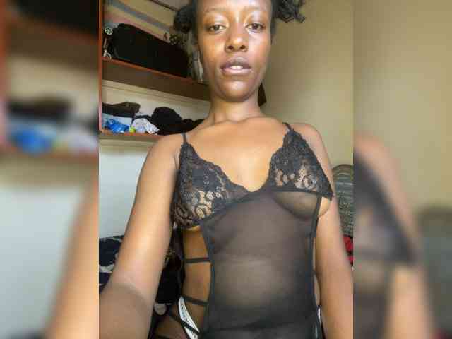 Gigi212 webcam