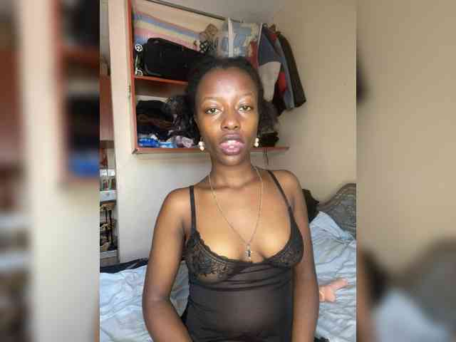 Gigi212 webcam