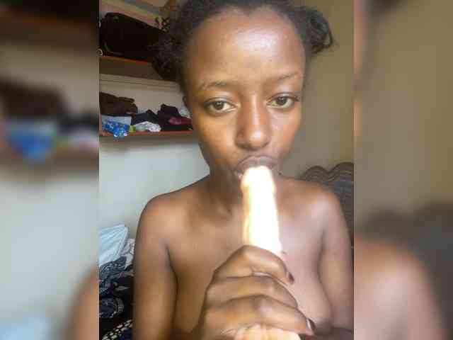 Gigi212 webcam