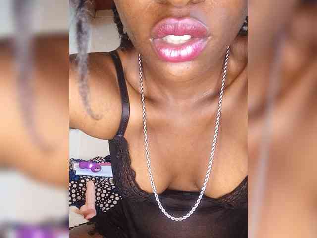 Gigi212 webcam