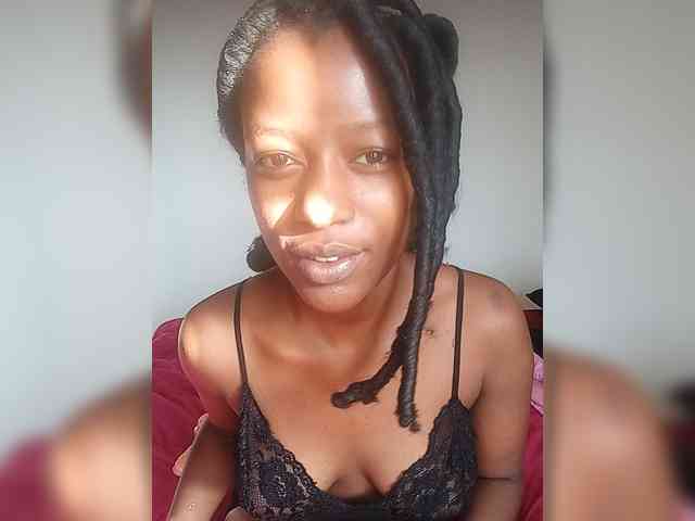 Gigi212 webcam