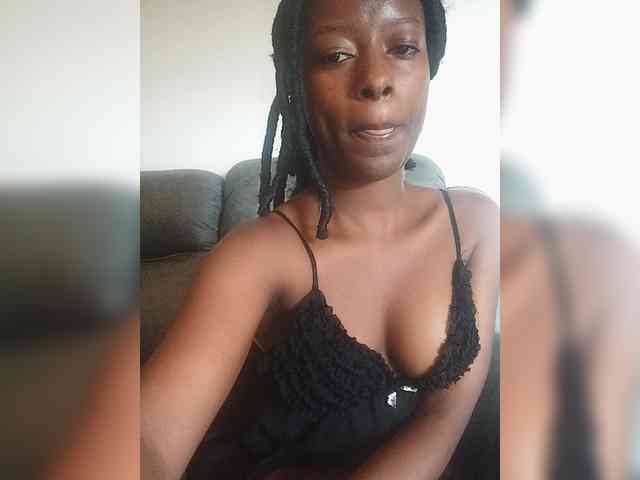 Gigi212 webcam