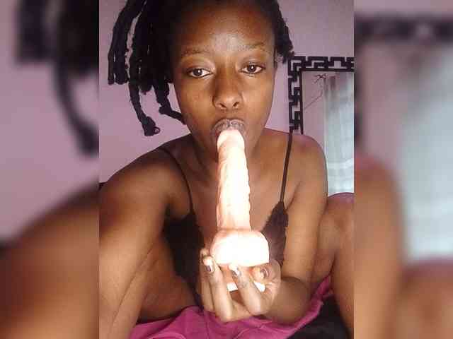 Gigi212 webcam