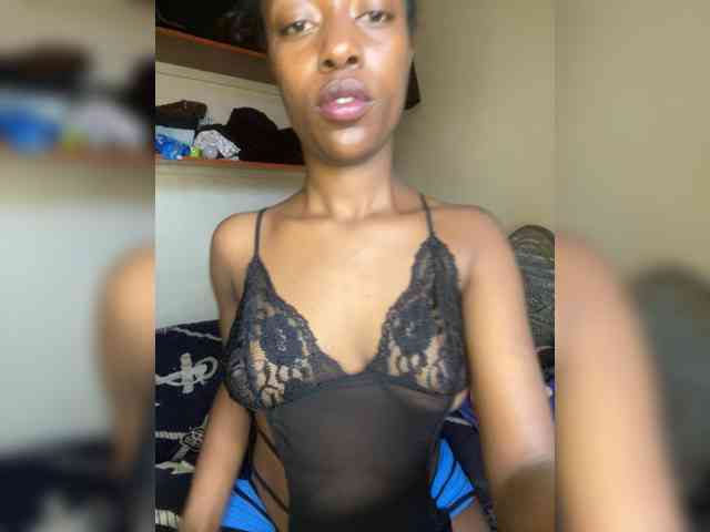 Gigi212 webcam