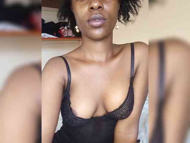 Gigi212 webcam