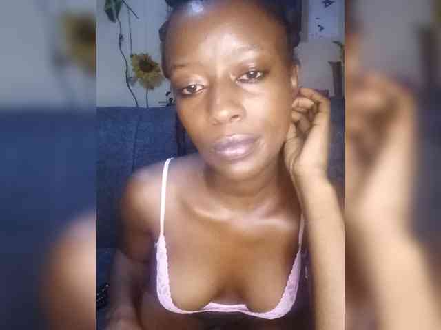 Gigi212 webcam