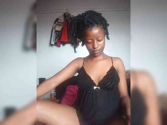 Gigi212 webcam