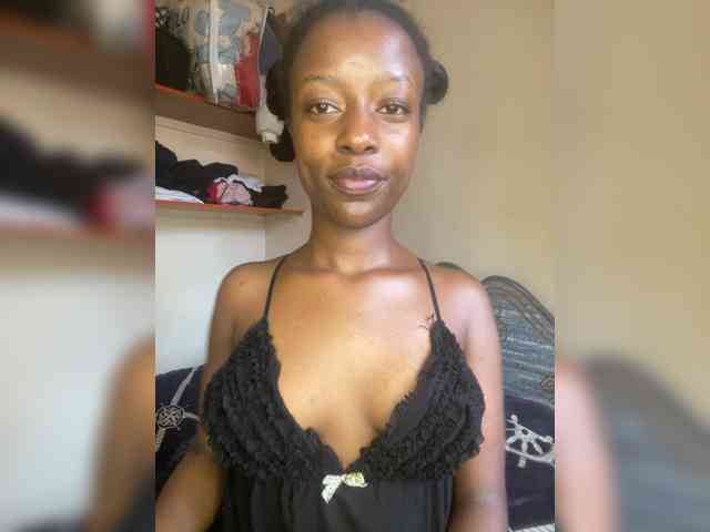 Gigi212 webcam