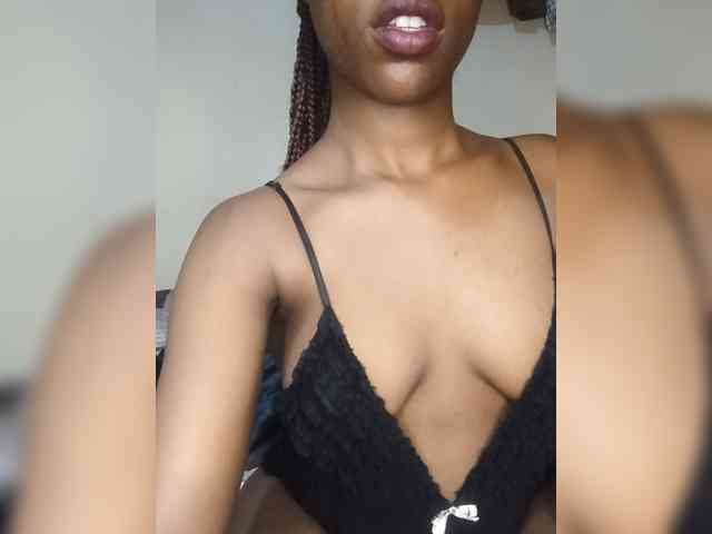 Gigi212 webcam