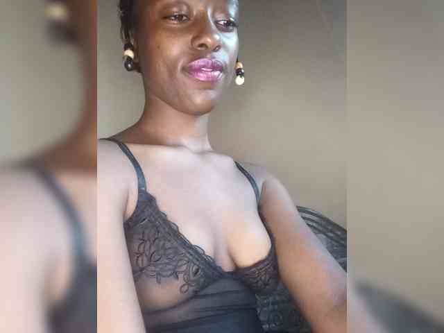 Gigi212 webcam