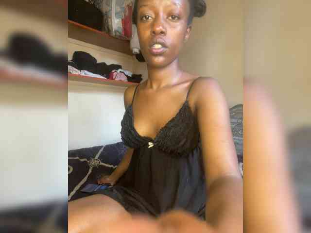 Gigi212 webcam