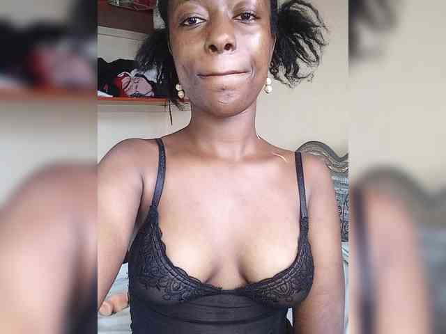 Gigi212 webcam