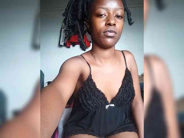 Gigi212 webcam
