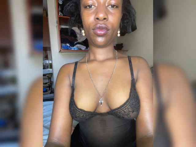 Gigi212 webcam