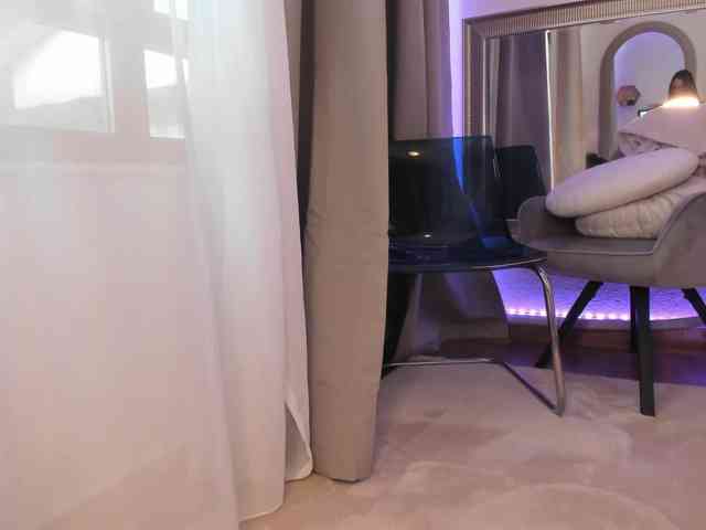 ChloeObril webcam