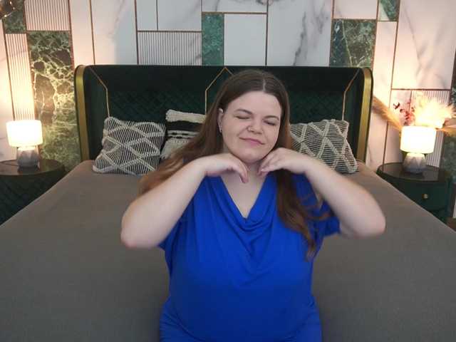 SaintLuna live cam on BongaCams