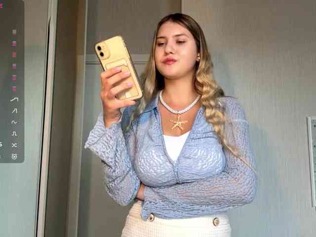 TanaCoor Live Webcam on BongaCams
