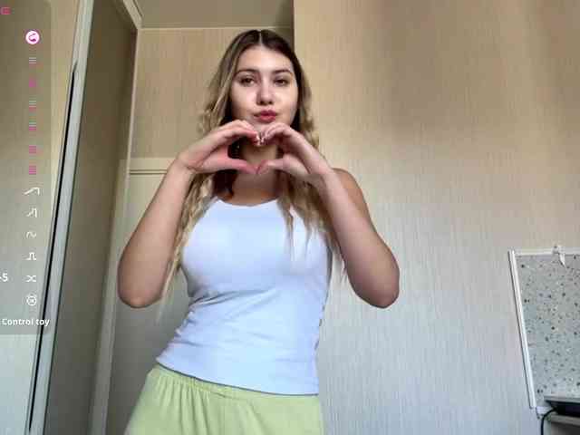 TanaCoor Live Webcam on BongaCams