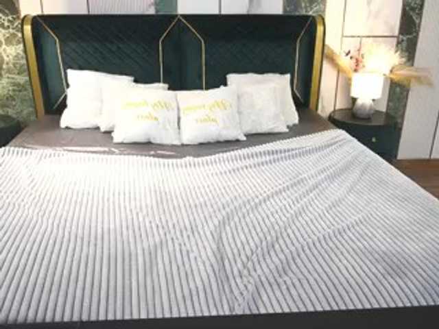 GoldenLacee live cam on BongaCams